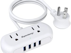 SUPERDANNY Power Strip with USB ، محطة شحن سطح المكتب الصغيرة مع 2 منافذ متباعدة واسعة و 4 منافذ USB ، 2ft سلك تمديد مسطح محمول للسفر ، النوم ، الغرفة ، أساسيات المكتب المنزلي ، أبيض