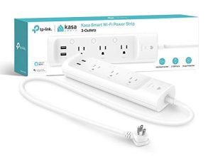 Kasa Smart Plug Power Strip KP303 ، واقي من التيار الكهربائي مع 3 منافذ ذكية يتم التحكم فيها بشكل فردي ومنفذين USB ، يعمل مع Alexa و Google Home ، بدون محور ، أبيض