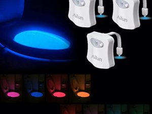 Ailun Toilet Night Light 3 Pack Motion Activated LED Light 8 ألوان تغيير وعاء المرحاض يضيء ضوء الليل لبطارية الحمام غير متضمن مزيج تزيين مثالي مع مصباح صنبور